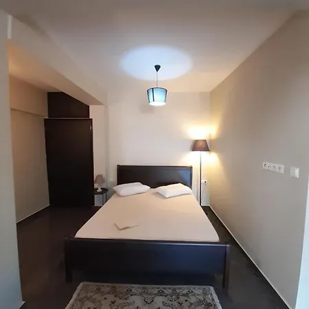 Arches Luxury